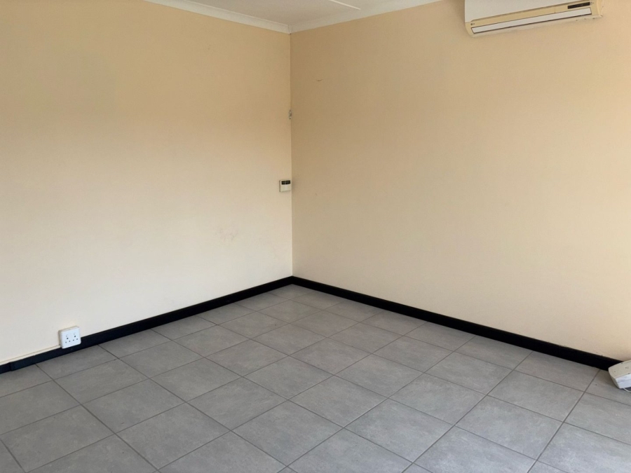 5 Bedroom Property for Sale in Beacon Bay North Eastern Cape